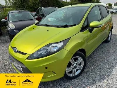 Usado Ford Fiesta Style 82 HP (60 kW) 2009 Verde Citadino