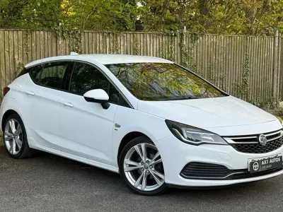 Second-hand Vauxhall Astra SRi 150 CP (110 kW) 2018 Alb Hatchback