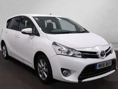 Used Toyota Verso 132 HP (97 kW) 2016 White MPV