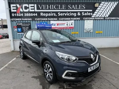 Used Renault Captur Play 90 HP (66 kW) 2018 Blue/black SUV