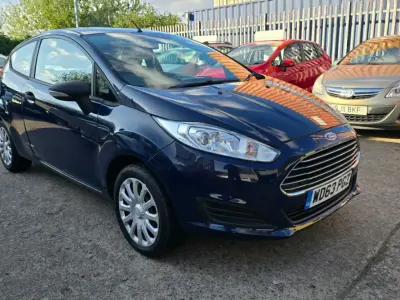 Używany Ford Fiesta Studio 2013 Niebieski Hatchback