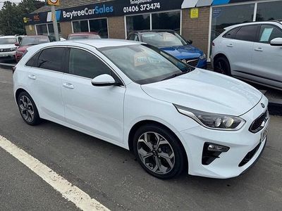 Used Kia Ceed 114 HP (83 kW) 2018 White Hatchback
