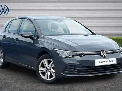 Second-hand VW Golf VIII Life 150 CP (110 kW) 2024 Gri Hatchback