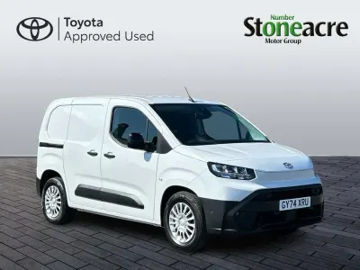 Used Toyota Proace 100 kW (136 HP) 2024 White MPV
