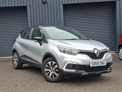 Used Renault Captur Play 90 HP (66 kW) 2018 Silver SUV