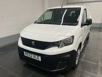 Used Peugeot Partner Premium 131 HP (96 kW) 2022 White MPV