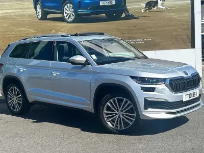 Second-hand Skoda Kodiaq LAURIN & KLEMENT 140 CP (102 kW) 2024 Argintiu SUV