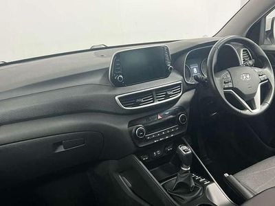 Used Hyundai Tucson SE 130 HP (95 kW) 2019 White SUV