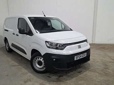 Begagnad Fiat Doblò 2024 Vit Minibuss