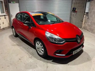 Used Renault Clio Dynamique 75 HP (55 kW) 2017 Red Hatchback