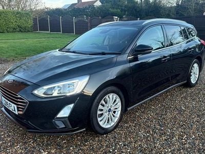 Używany Ford Focus Titanium 120 KM (88 kW) 2019 Czarny Kombi