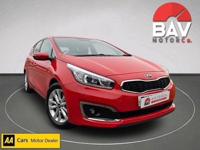 Red Used 2015 Kia Ceed Hatchback | £5,295 (Fair price)