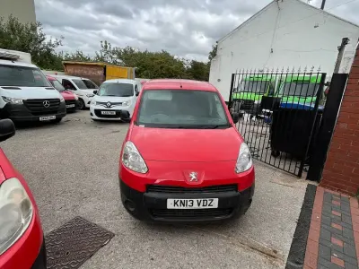 Used Peugeot Partner S 2013 Red MPV