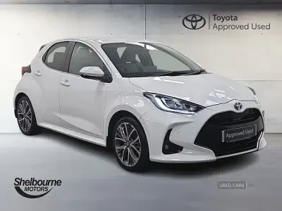 Second-hand Toyota Yaris Hybrid 2022 Alb Hatchback