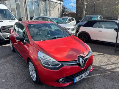 Used Renault Clio Dynamique 90 HP (66 kW) 2016 Red Hatchback
