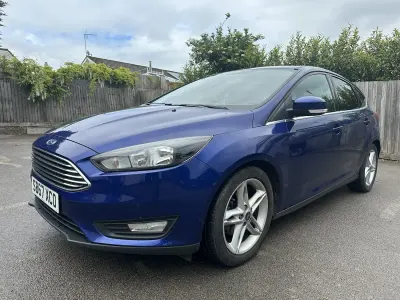 Used Ford Focus Zetec 125 HP (91 kW) 2017 Blue Hatchback