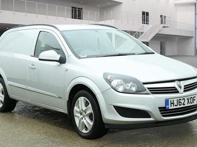 Used Vauxhall Astra Sportive 125 HP (91 kW) 2012 Silver Van