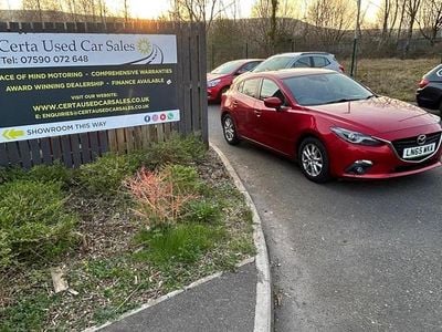 Used Mazda 3 165 HP (121 kW) 2015 Red Hatchback
