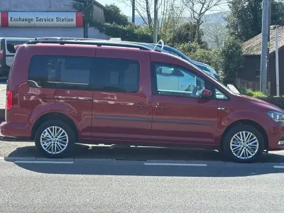 Begagnad VW Caddy Life 2020 Röd Minibuss