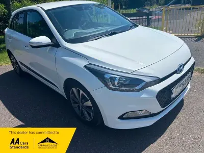 Used Hyundai i20 Premium 100 HP (73 kW) 2015 White