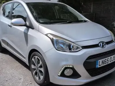 Used Hyundai i10 Premium SE 87 HP (63 kW) 2015 Silver Hatchback