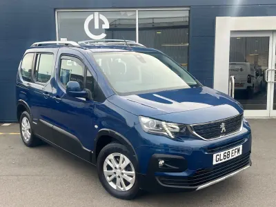 Używany Peugeot Rifter Allure 110 KM (80 kW) 2018 Niebieski Minivan