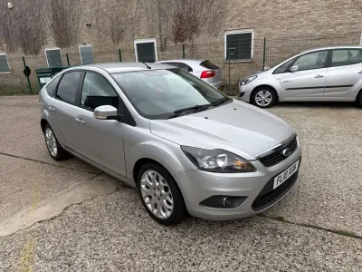 Used Ford Focus Zetec 99 HP (72 kW) 2010 Silver Hatchback