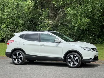 Used Nissan Qashqai N-Connecta 110 HP (80 kW) 2017 White metallic SUV