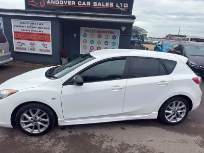 Used Mazda 3 Inclusive 2013 White Hatchback