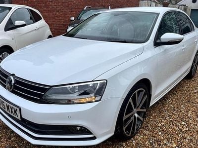Used VW Jetta GT 150 HP (110 kW) 2015 White Sedan