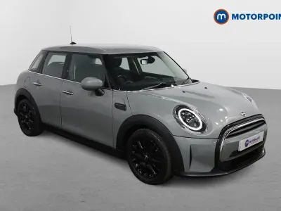 Usado Mini ONE Classic 102 CV (75 kW) 2021 Gris Utilitario