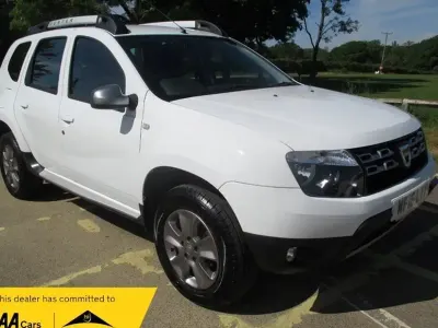 Second-hand Dacia Duster Lauréate 110 CP (80 kW) 2016 Alb SUV
