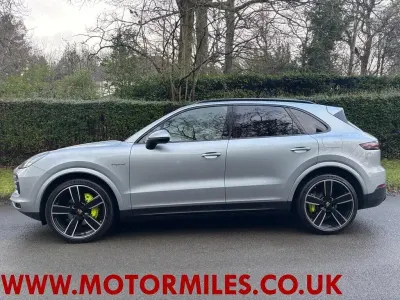 Used Porsche Cayenne 462 HP (339 kW) 2021 Silver SUV