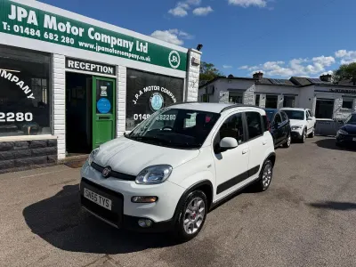 Used Fiat Panda Trekking 85 HP (62 kW) 2015 White Hatchback