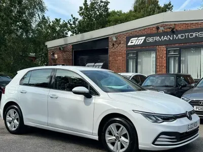 Used VW Golf VIII Life 110 HP (80 kW) 2022 White Hatchback