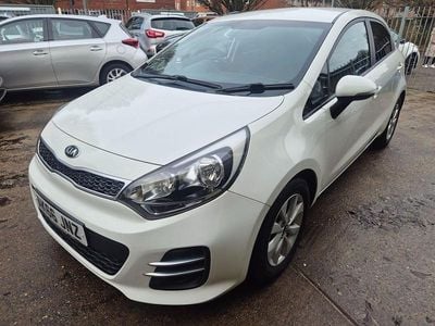 Used Kia Rio 2016 White Hatchback