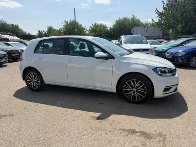 Used VW Golf VII SE 2018 White Hatchback