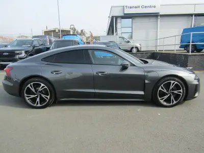 Second-hand Audi e-tron GT quattro Comfort 389 kW (530 CP) 2023 Gri Berlinǎ