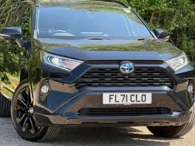 Usado Toyota RAV4 Edition 218 HP (160 kW) 2021 SUV