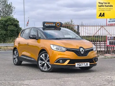 Used Renault Scénic Dynamique 2017 Yellow MPV