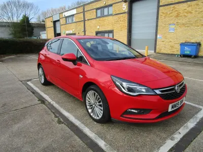 Used Vauxhall Astra Elite 105 HP (77 kW) 2019 Red Hatchback