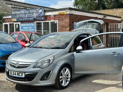 Used Vauxhall Corsa SRi 100 HP (73 kW) 2015 Silver Hatchback