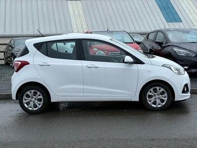 Used Hyundai i10 SE 87 HP (63 kW) 2016 White Hatchback