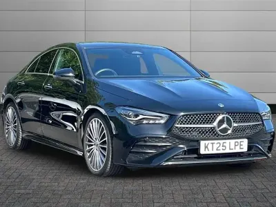 Usado Mercedes CLA180 AMG Line Premium 136 HP (100 kW) 2025 Preto Sedan