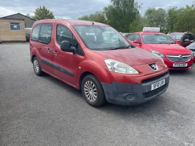 Gebraucht Peugeot Partner Tepee 2010 Rot Van / Kleinbus