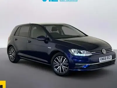 Used VW Golf VII SE 131 HP (96 kW) 2018 Blue Hatchback