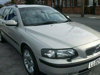 used Volvo V70 2.4