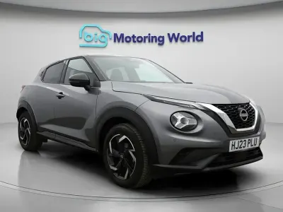 Usado Nissan Juke N-Connecta 114 HP (83 kW) 2023 Cinzento SUV