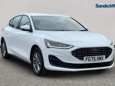 Begagnad Ford Focus Titanium 155 HK (114 kW) 2024 Vit Halvkombi