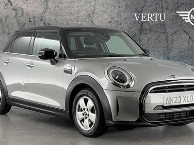 Begagnad Mini Cooper Classic 136 HK (100 kW) 2022 Silver Halvkombi